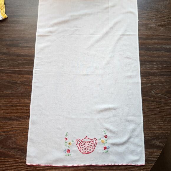 Embroidered VTG Hand Tea Towel Set of 2 Red Creamer Sugar Blanket Stitch Hem - Picture 5 of 10